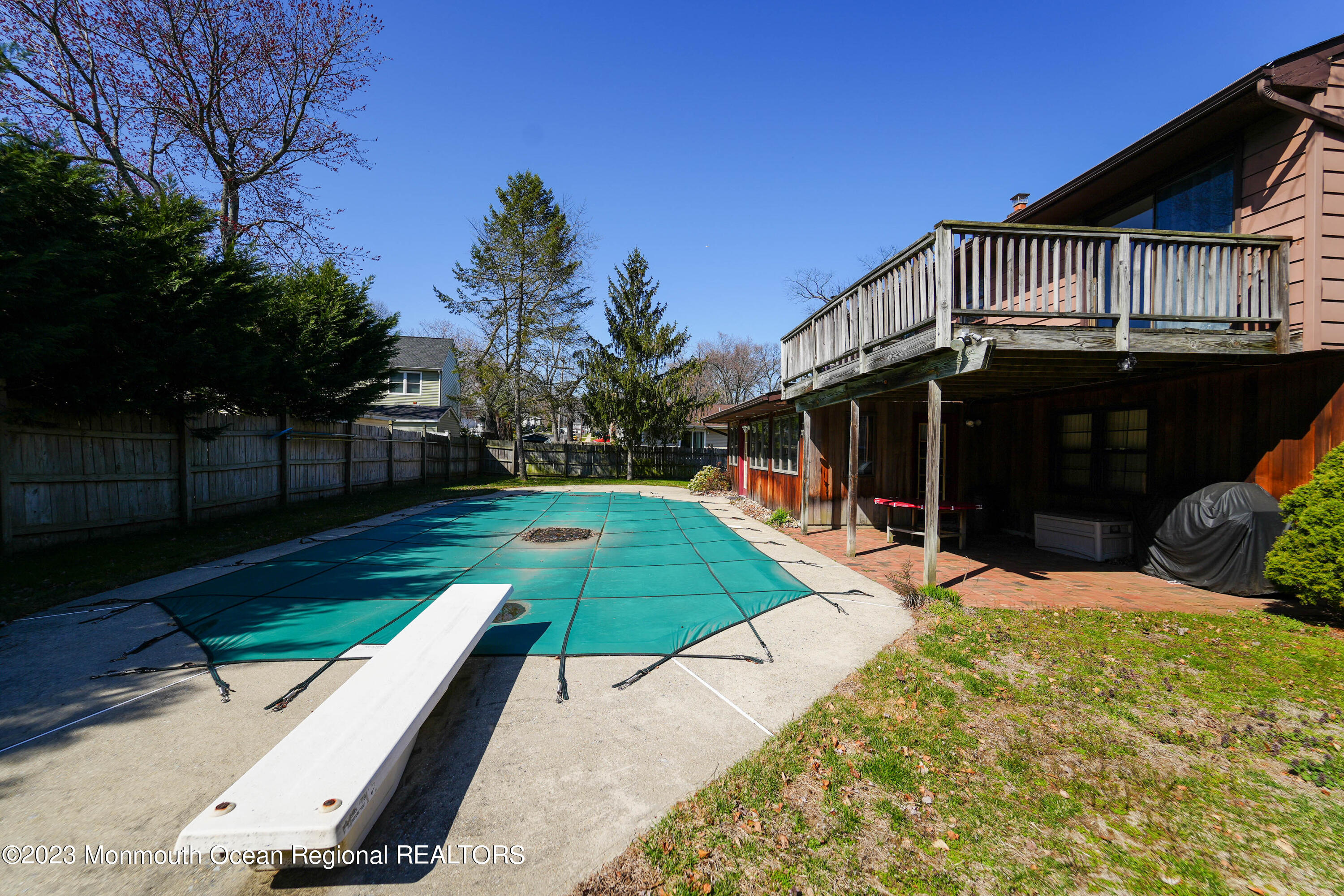 8 Leocadia Court Hazlet, NJ 07730 - Photo 37 of 46 8 Leocadia Ct-36