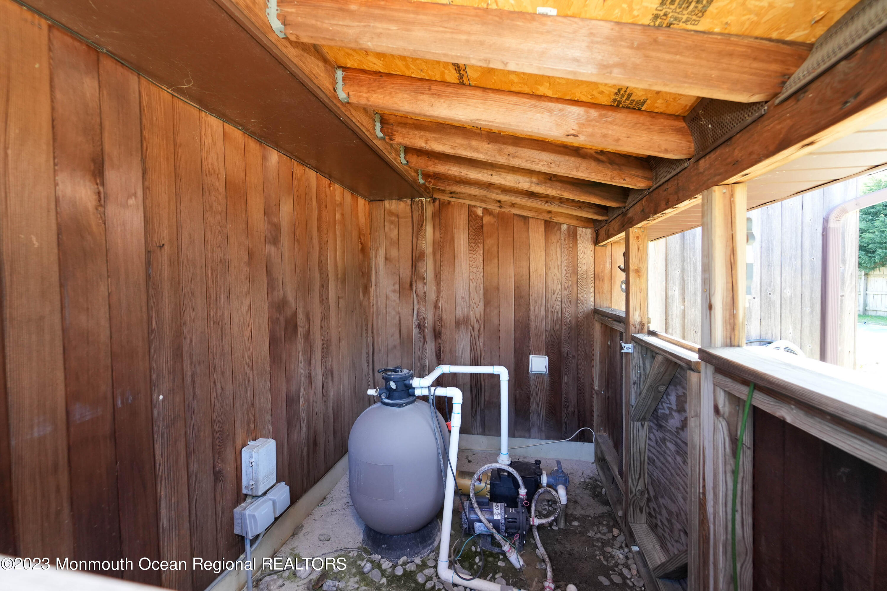 8 Leocadia Court Hazlet, NJ 07730 - Photo 41 of 46 8 Leocadia Ct-39