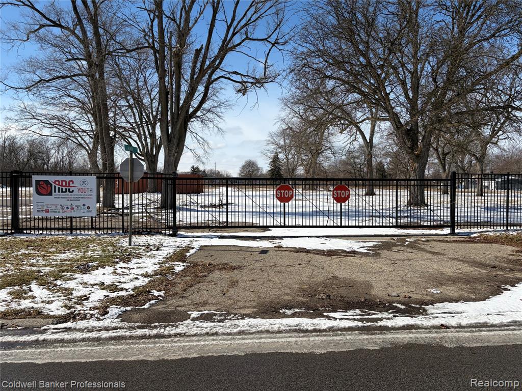 2701 Branch Road Flint, MI 48506 - Photo 1 of 6
