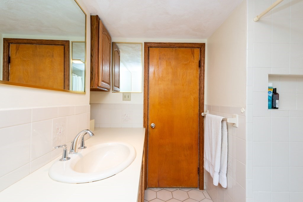 12 Elizabeth Road Stoneham, MA 02180 - Photo 24 of 37 Gallery Image 24