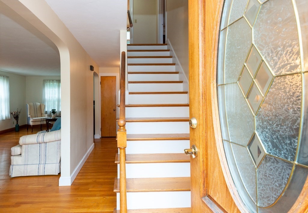 12 Elizabeth Road Stoneham, MA 02180 - Photo 4 of 37 Gallery Image 4