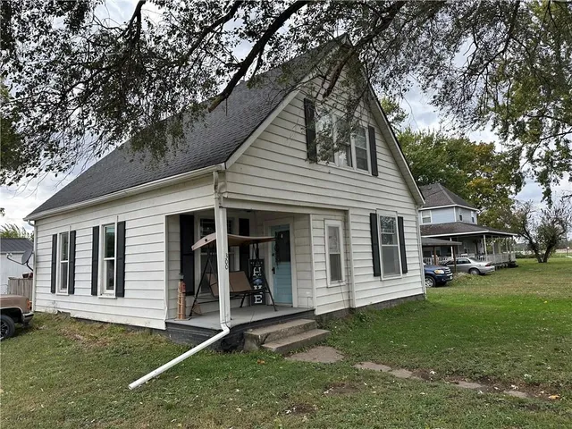 $122,500 | 300 Northeast 1st Street, Hardin, MO 64035