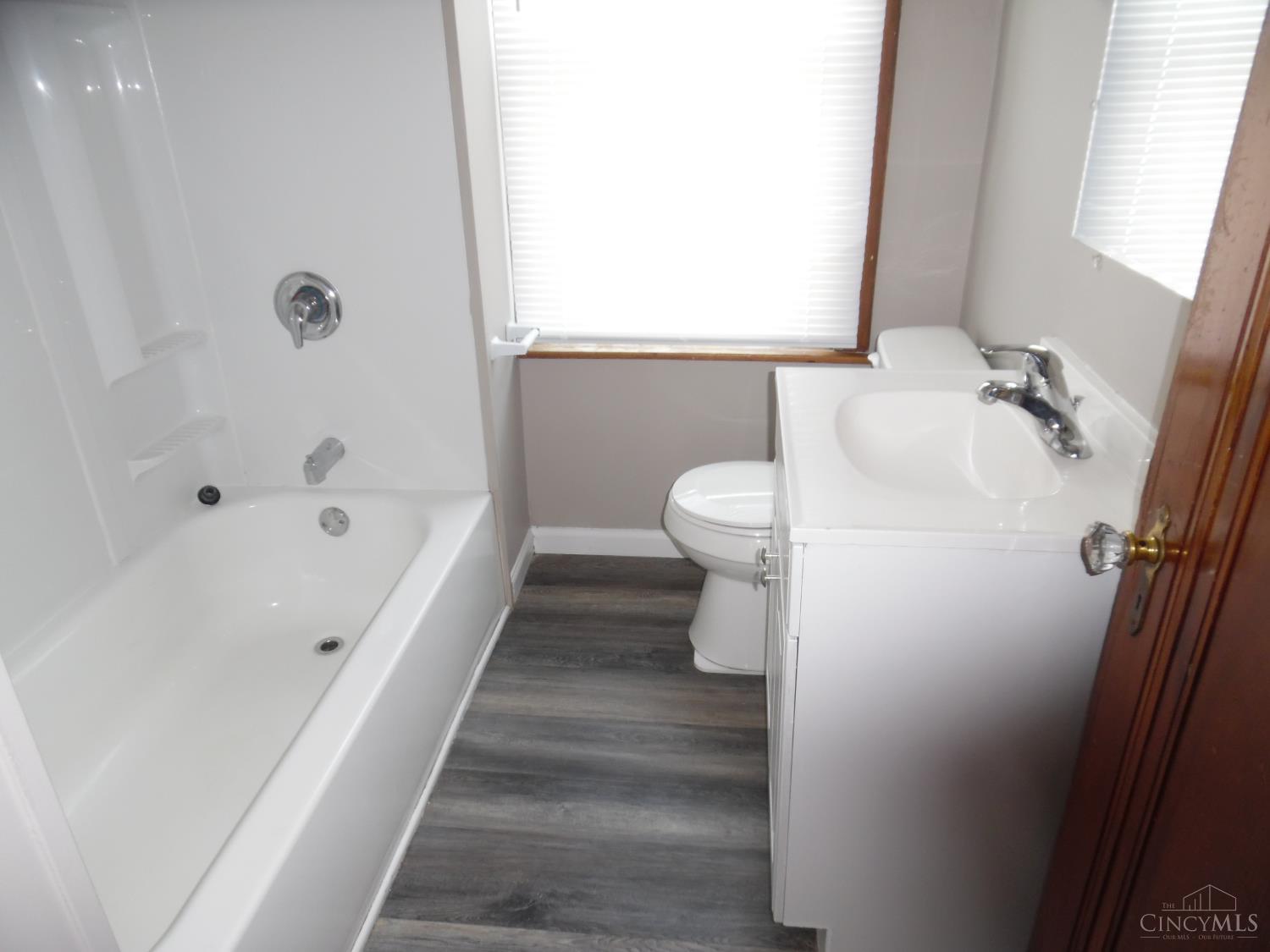 1635 West North Bend Road Cincinnati, OH 45224 - Photo 16 of 28