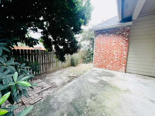 $1,650 | 125 Oakbend Drive, Lafayette, LA 70506