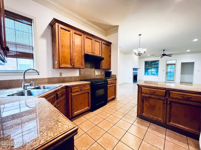 $1,650 | 125 Oakbend Drive, Lafayette, LA 70506