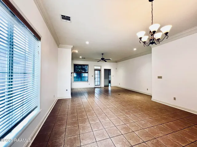 $1,650 | 125 Oakbend Drive, Lafayette, LA 70506