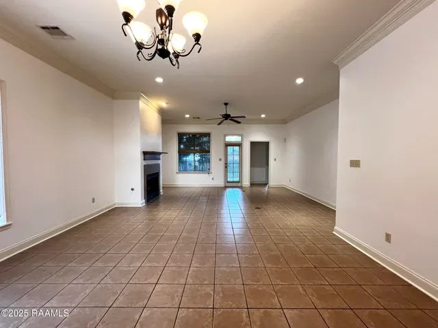 $1,650 | 125 Oakbend Drive, Lafayette, LA 70506