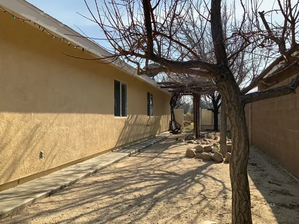 $449,900 | 121 East Pangborn Street, Lone Pine, CA 93545