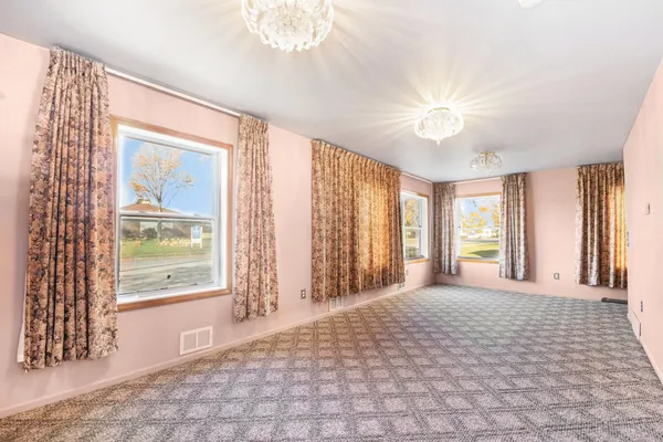 $250,000 | 521 Spring Street, Lowell, MI 49331
