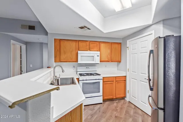 $1,495 | 10030 West Indian School Road, Unit 155, Phoenix, AZ 85037