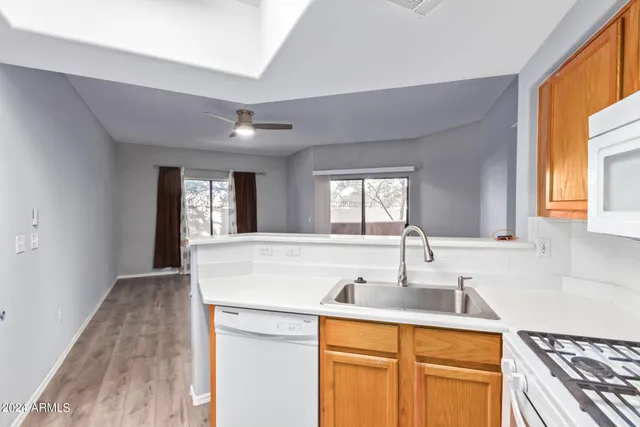 $1,495 | 10030 West Indian School Road, Unit 155, Phoenix, AZ 85037