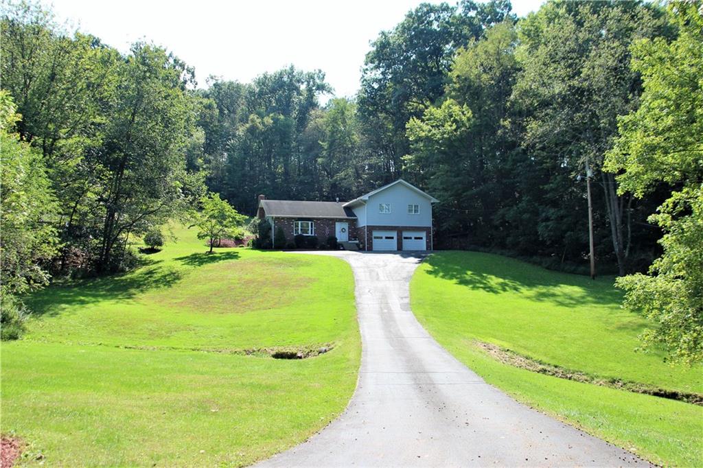 1040 Donnellville Road Natrona Heights, PA 15065 - Photo 3 of 25 Gallery Image 3