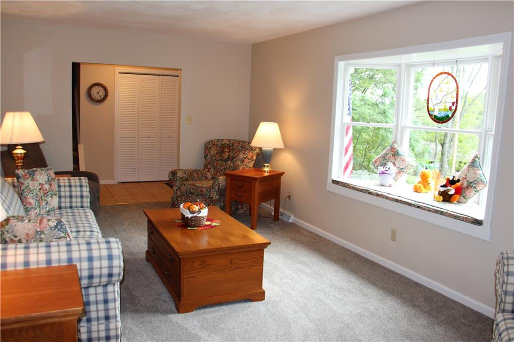 1040 Donnellville Road Natrona Heights, PA 15065 - Photo 4 of 25 Gallery Image 4