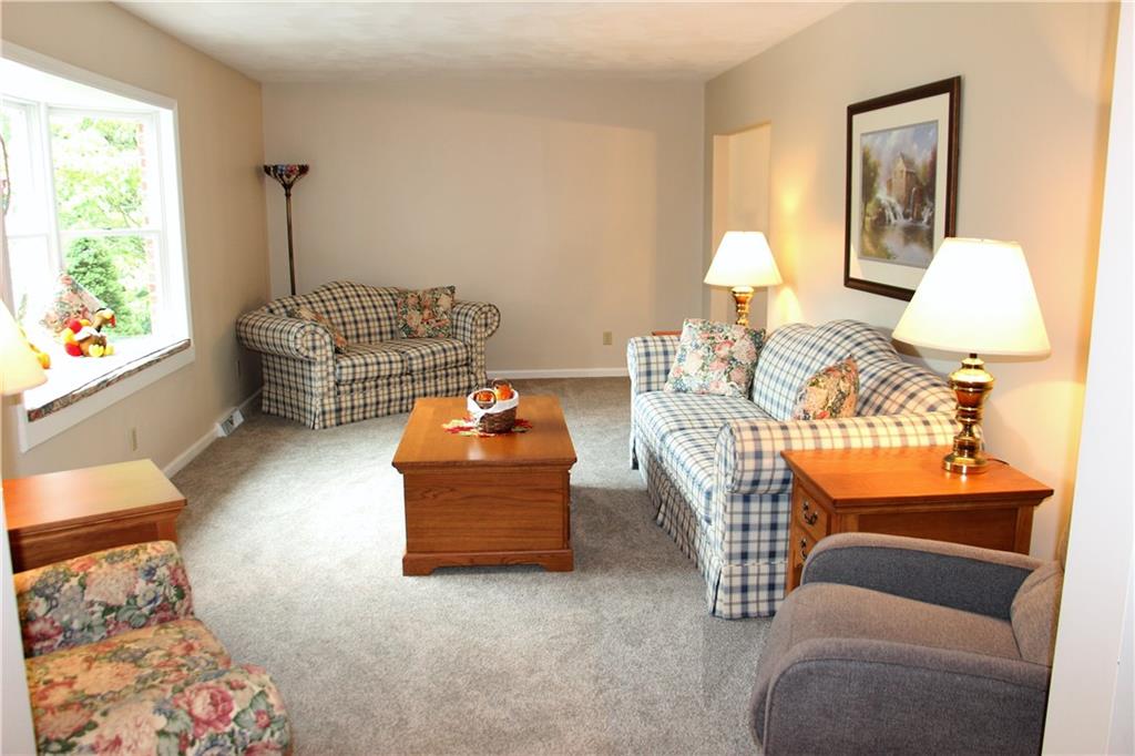 1040 Donnellville Road Natrona Heights, PA 15065 - Photo 5 of 25 Gallery Image 5