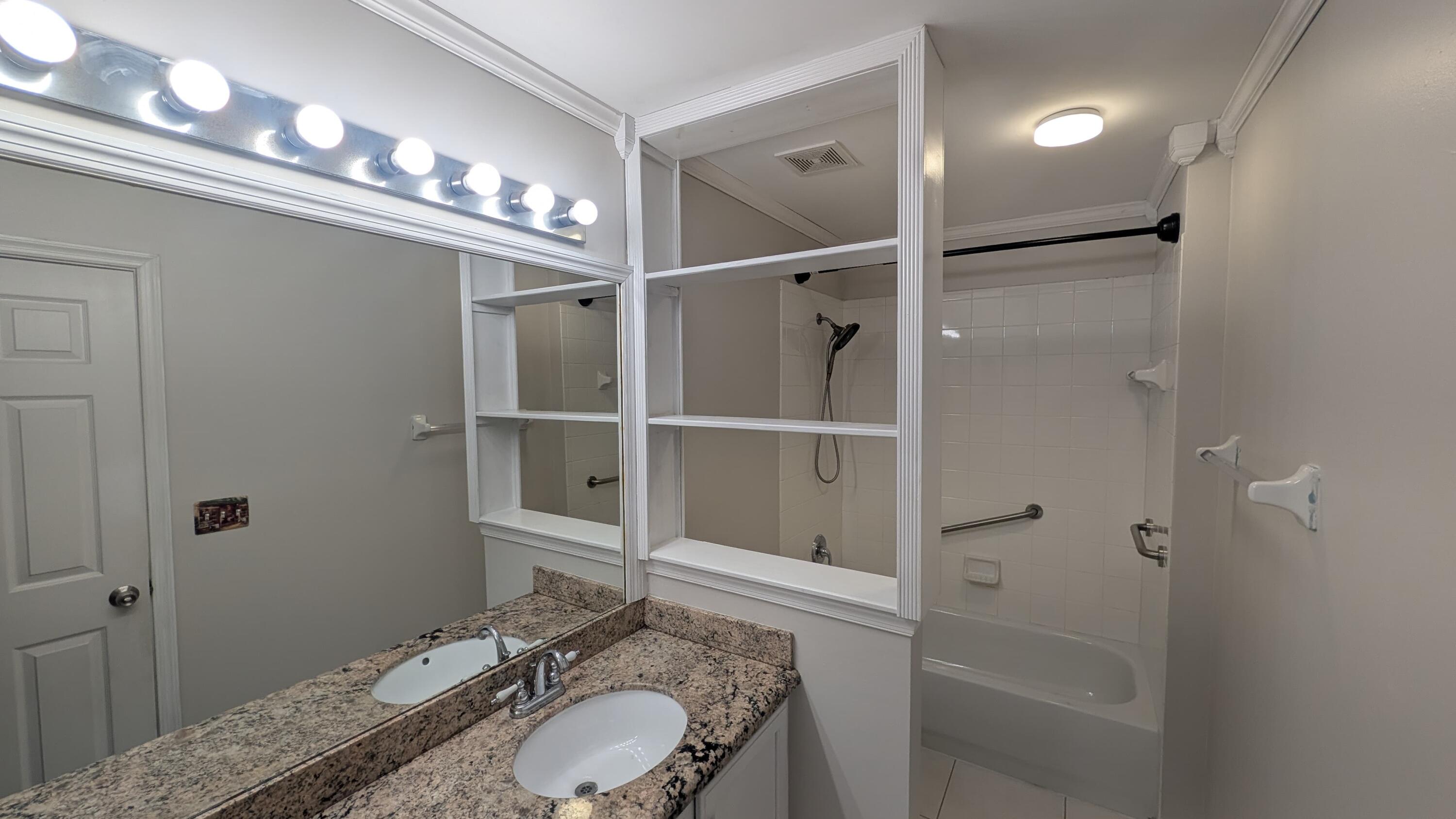 346 Timberwalk Trail Jupiter, FL 33458 - Photo 15 of 39 WhatsApp Image 2026-06-15 at 15.24.25 (3