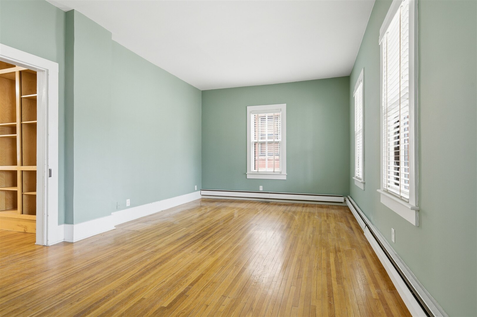 305 East Chestnut Street Bloomington, IL 61701 - Photo 3 of 21