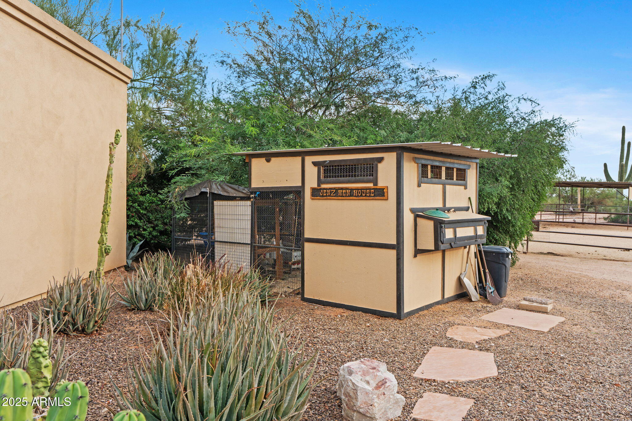 6835 East Peak View Road Scottsdale, AZ 85266 - Photo 85 of 107 Hen house