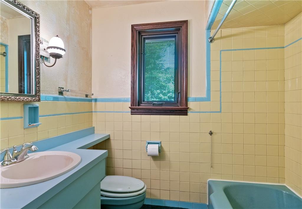 127 Johnston Road Pittsburgh, PA 15241 - Photo 13 of 32 Gallery Image 13