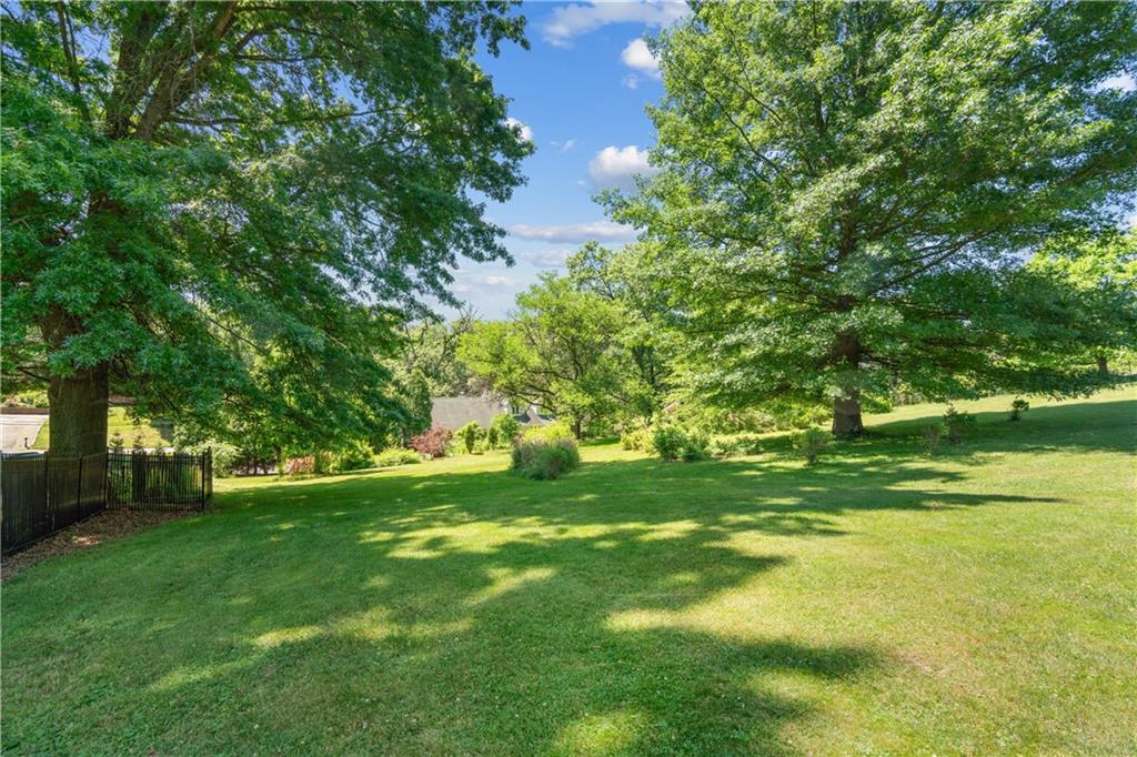 127 Johnston Road Pittsburgh, PA 15241 - Photo 26 of 32 Gallery Image 26