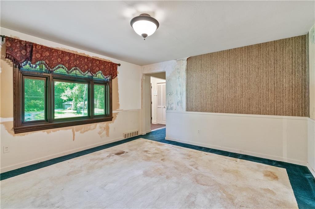 127 Johnston Road Pittsburgh, PA 15241 - Photo 6 of 32 Gallery Image 6