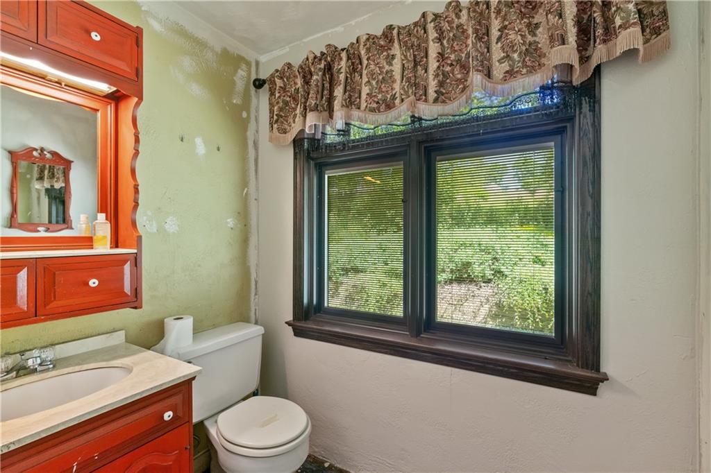 127 Johnston Road Pittsburgh, PA 15241 - Photo 10 of 32 Gallery Image 10