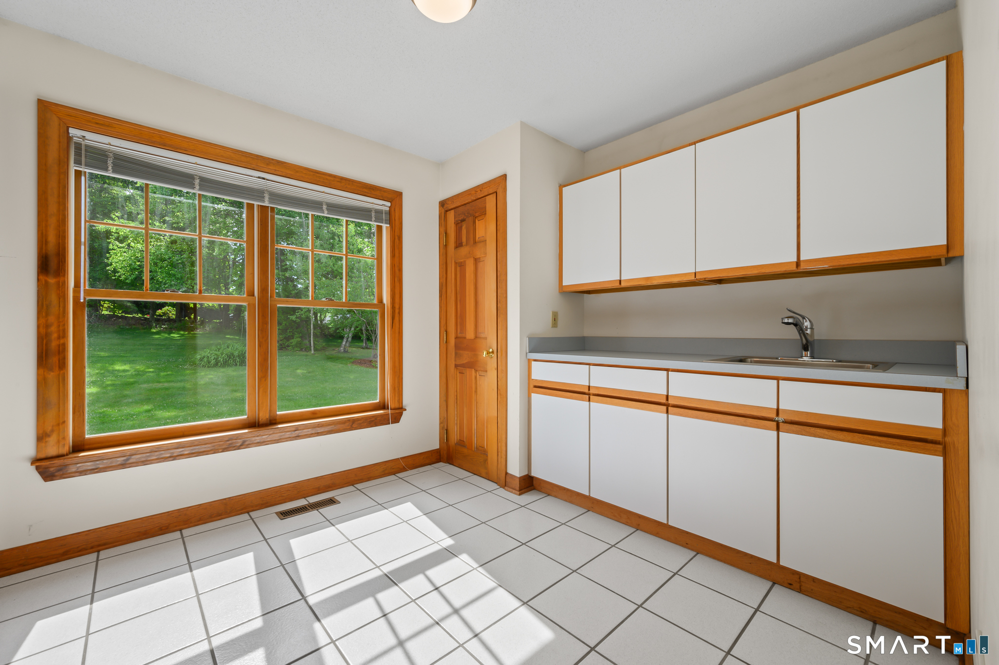 286 Mirey Dam Road Middlebury, CT 06762 - Photo 20 of 38 Launrdy room with loads of storage