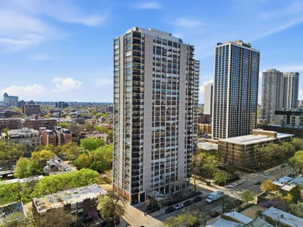 $325,000 | 1455 North Sandburg Terrace, Unit 504, Chicago, IL 60610