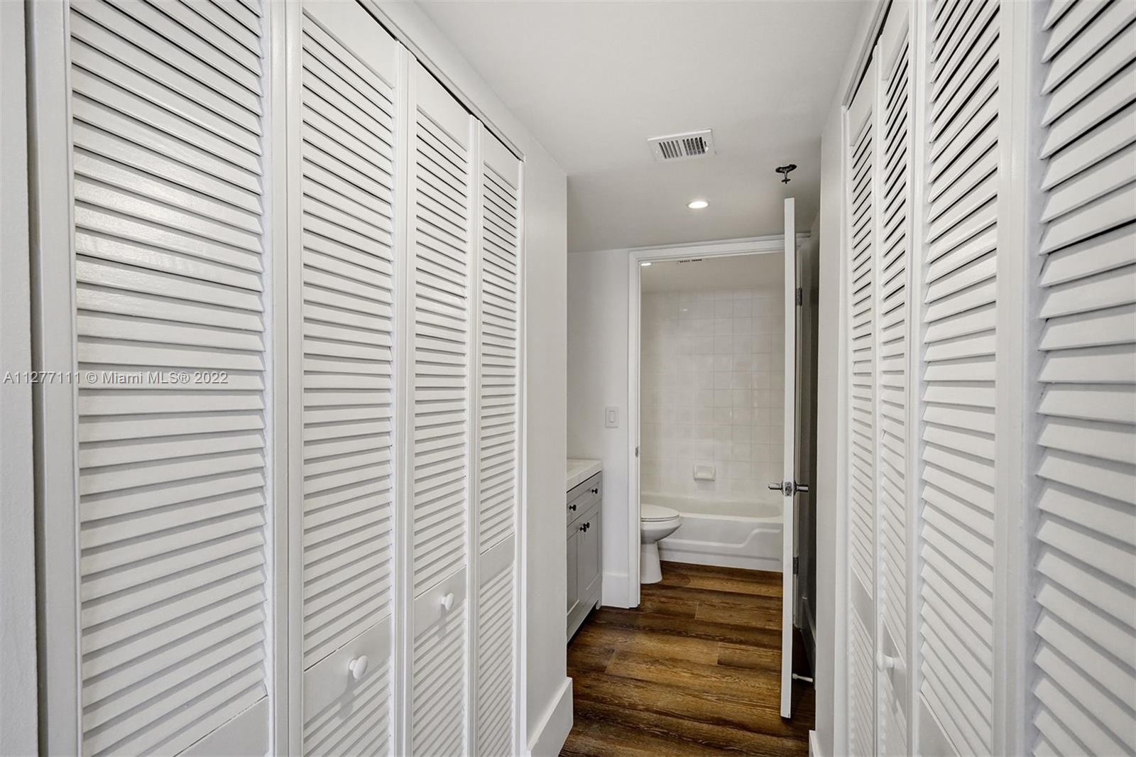 2351 Douglas Road, Unit 908 Miami, FL 33145 - Photo 21 of 37 a view of a bathroom