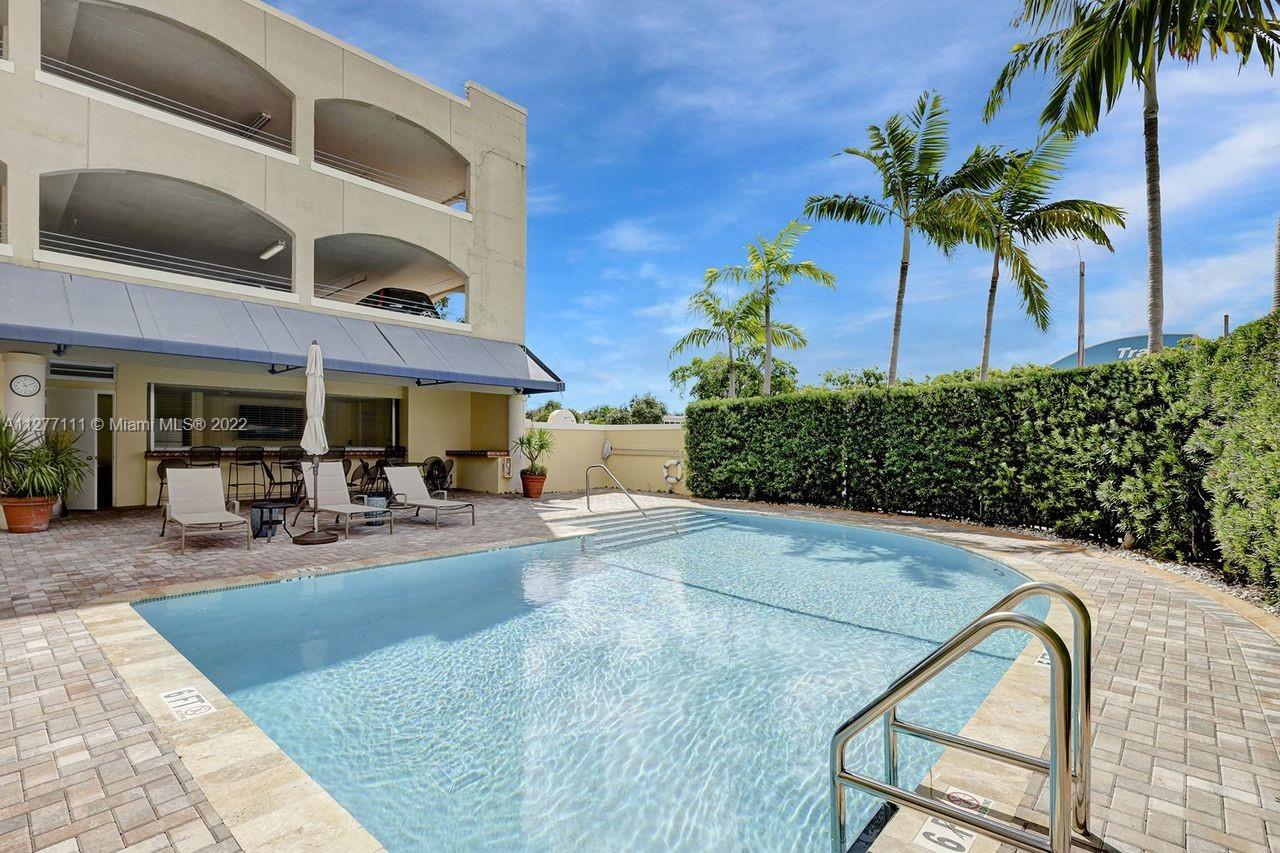 2351 Douglas Road, Unit 908 Miami, FL 33145 - Photo 34 of 37