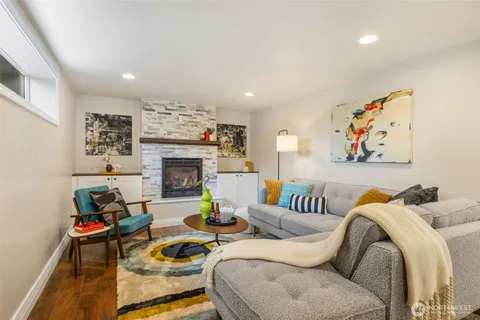 $1,119,000 | 8254 Bagley Avenue North, Seattle, WA 98103