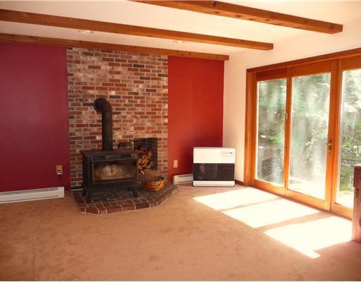 42 Merritt Road Harpswell, ME 04079 - Photo 7 of 19 Den/Family/Great Room.
