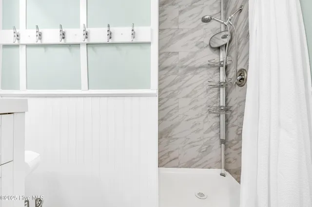 $2,800 | 928 East Dolphin Drive, Oak Island, NC 28465