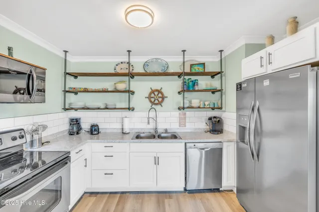 $2,800 | 928 East Dolphin Drive, Oak Island, NC 28465