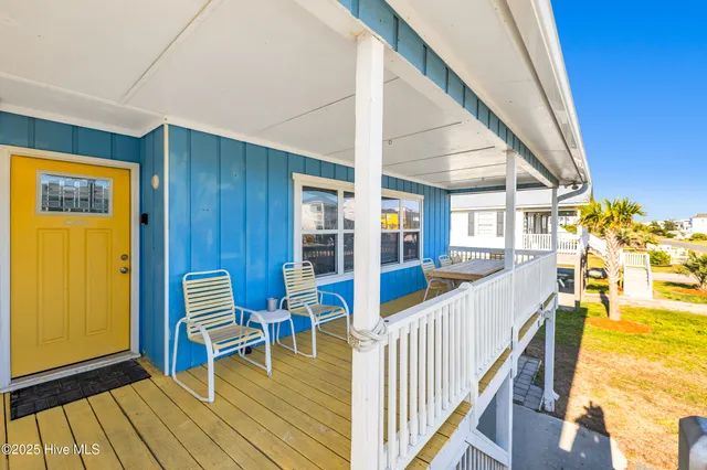 $2,800 | 928 East Dolphin Drive, Oak Island, NC 28465