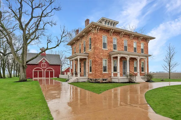 $549,900 | 15501 Indian Prairie Road, White Pigeon, MI 49099