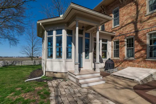 $549,900 | 15501 Indian Prairie Road, White Pigeon, MI 49099