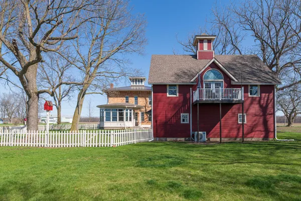 $549,900 | 15501 Indian Prairie Road, White Pigeon, MI 49099