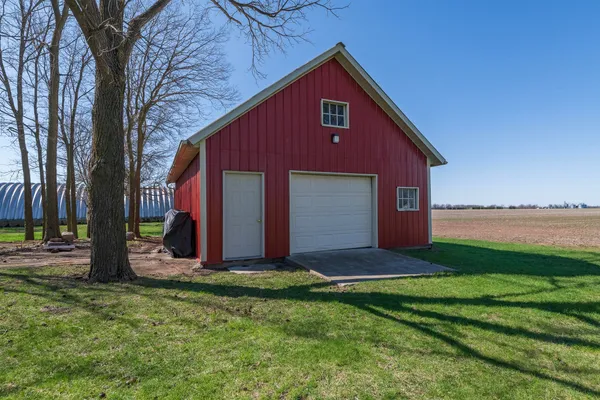 $549,900 | 15501 Indian Prairie Road, White Pigeon, MI 49099
