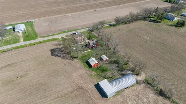 $549,900 | 15501 Indian Prairie Road, White Pigeon, MI 49099