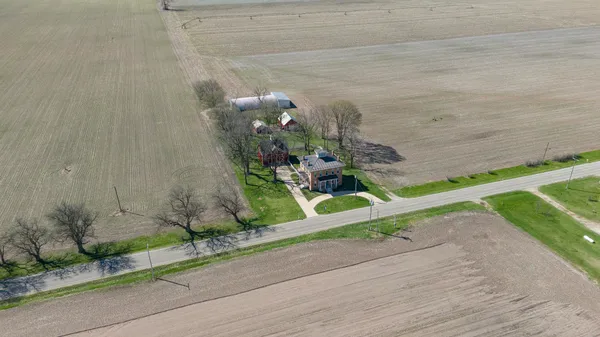 $549,900 | 15501 Indian Prairie Road, White Pigeon, MI 49099