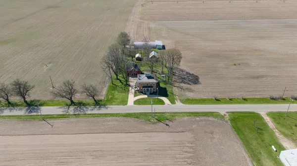 $549,900 | 15501 Indian Prairie Road, White Pigeon, MI 49099