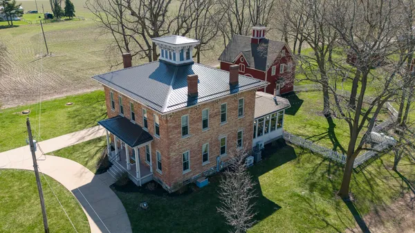 $549,900 | 15501 Indian Prairie Road, White Pigeon, MI 49099