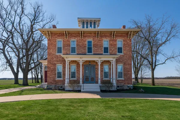 $549,900 | 15501 Indian Prairie Road, White Pigeon, MI 49099