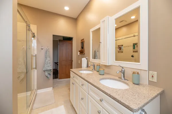 $549,900 | 15501 Indian Prairie Road, White Pigeon, MI 49099