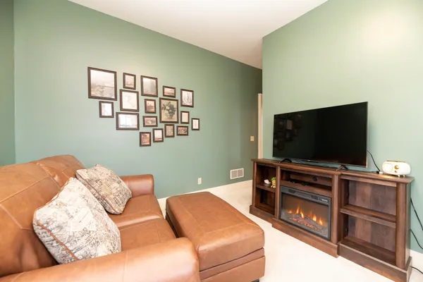 $549,900 | 15501 Indian Prairie Road, White Pigeon, MI 49099