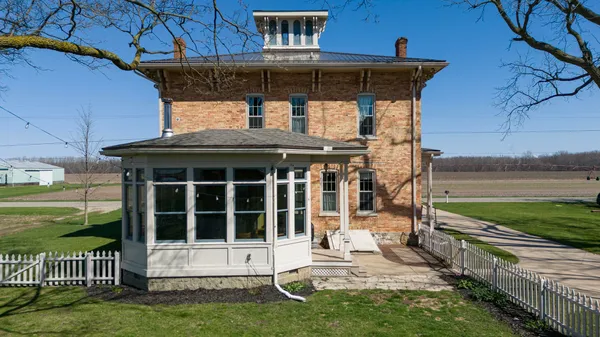 $549,900 | 15501 Indian Prairie Road, White Pigeon, MI 49099