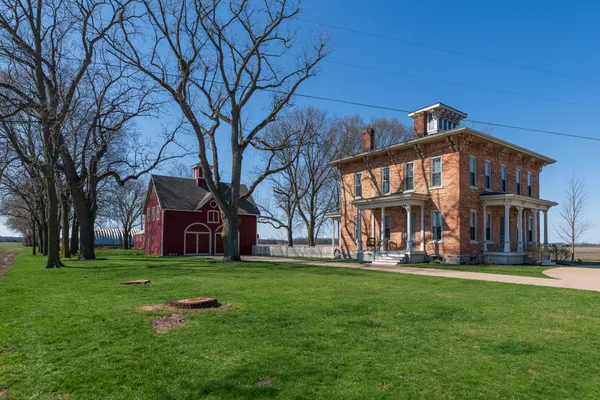 $549,900 | 15501 Indian Prairie Road, White Pigeon, MI 49099