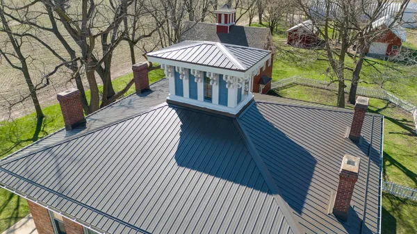 $549,900 | 15501 Indian Prairie Road, White Pigeon, MI 49099