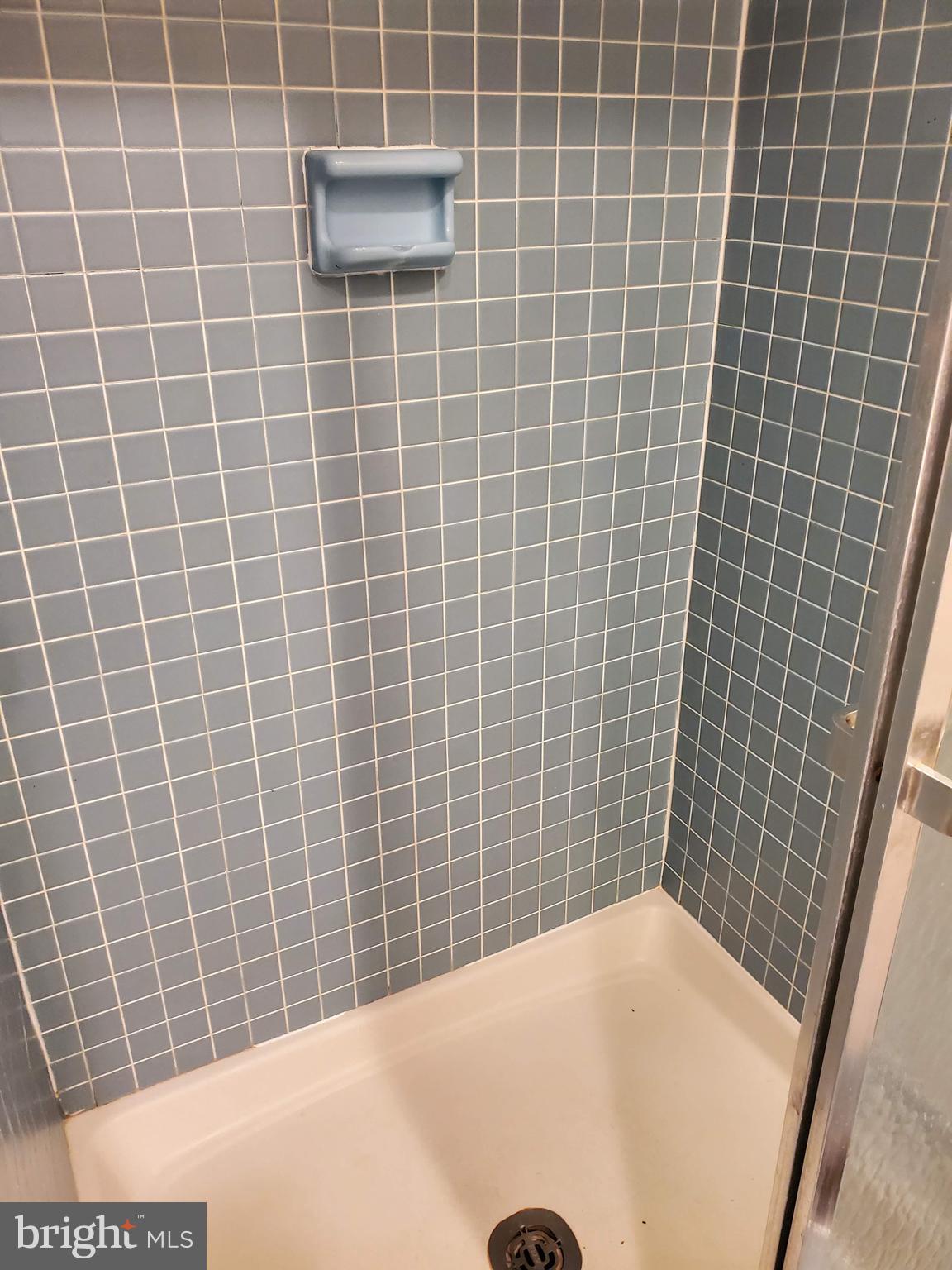 157 Uxbridge, Unit 157 Cherry Hill, NJ 08034 - Photo 15 of 26 Primary Bathroom