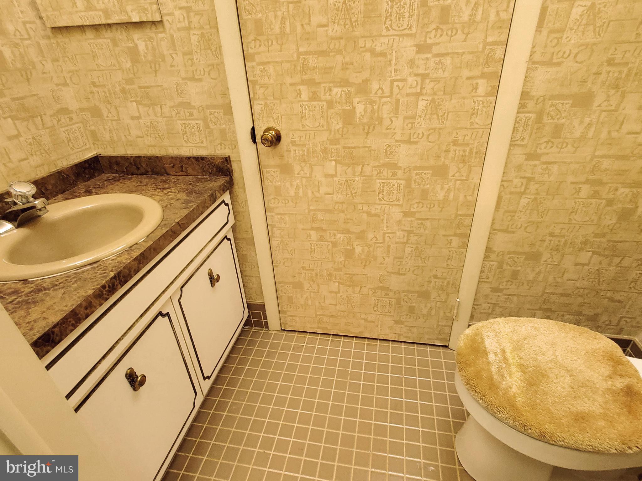 157 Uxbridge, Unit 157 Cherry Hill, NJ 08034 - Photo 20 of 26 Loft Powder room